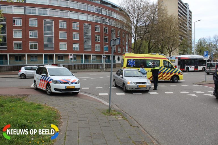 Scooter in aanrijding met automobiliste Erasmusweg Den Haag