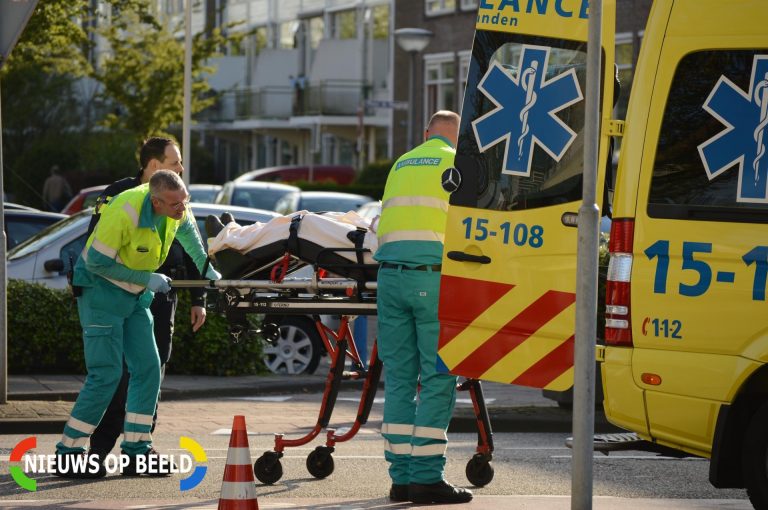 Gewonde bij aanrijding tussen fietser en personenauto Karel Doormanlaan Zoetermeer