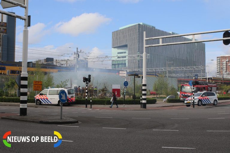 Flinke rookontwikkeling bij buitenbrand in Kweektuin Singelpark Stationsplein Leiden