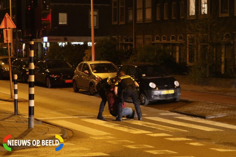 Man komt ten val en loopt hoofdletsel op Sumatrastraat Leiden