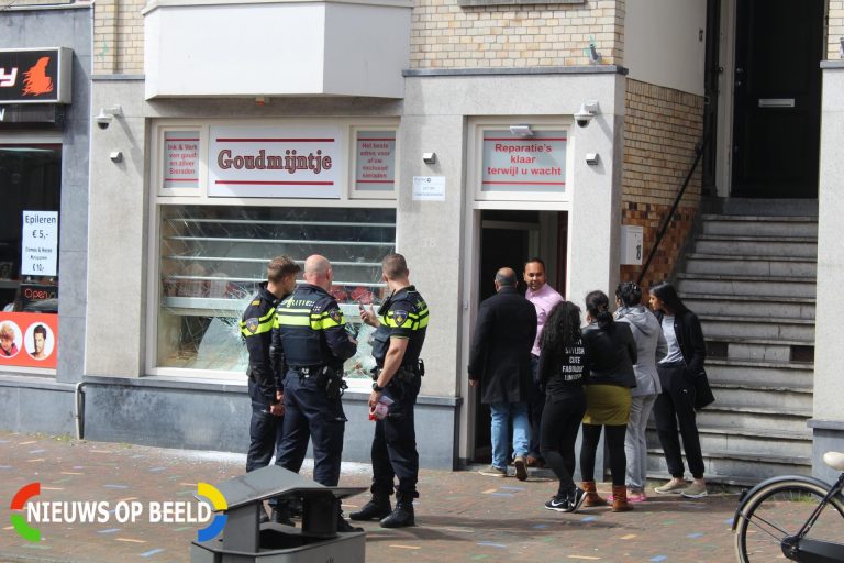 Ruit van juwelier ingeslagen bij poging diefstal juwelen Paul Krugerplein Den Haag