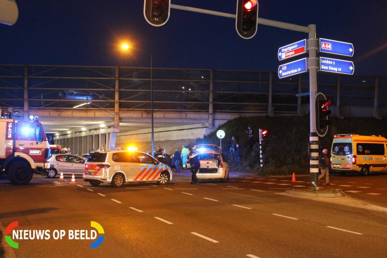 Vrouw gewond na zware aanrijding Rijnzichtweg Oegstgeest