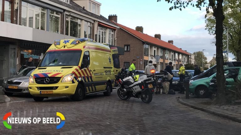 Scooterrijder komt ten val door inparkerende auto Splinterlaan Leiderdorp