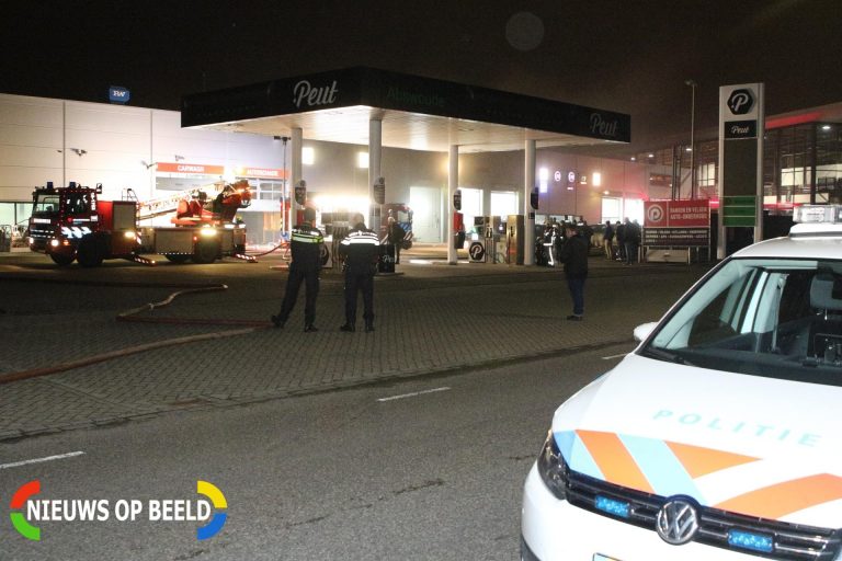Forse rookontwikkeling bij brand autoschadebedrijf ‘s-Gravendijckseweg Noordwijk