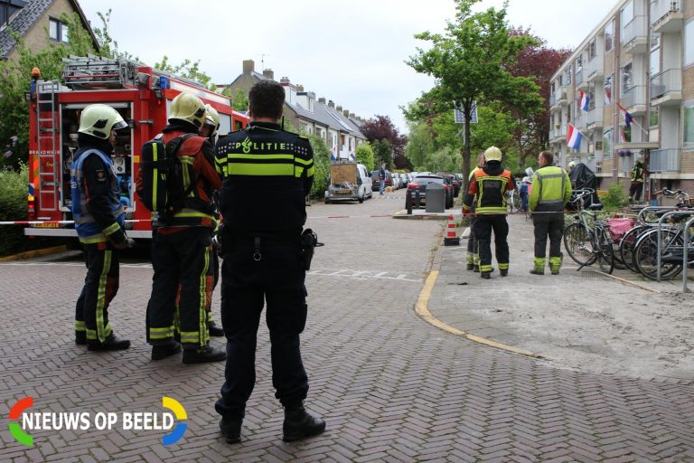 Flink gaslek bij portiek van meerdere woningen Julianastraat Leiderdorp