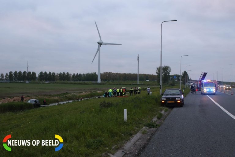 Gewonde door auto te water A4 Nieuw-Vennep