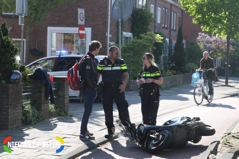 Scooterrijder gewond na botsing met andere scooterrijder Hoge Rijndijk Leiden