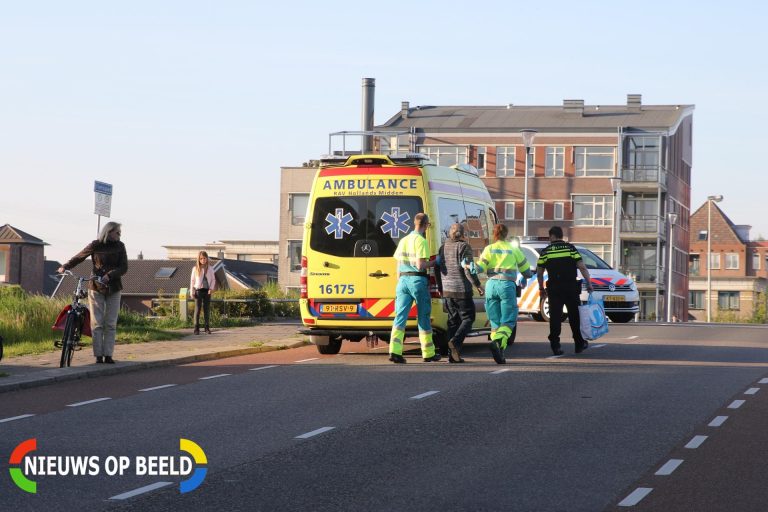 Omstanders helpen gevallen man Buitenhoflaan Leiderdorp