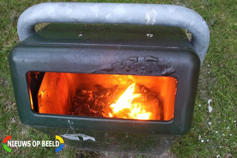 Brandweer blust brandje in prullenbak Bloemerd Leiderdorp