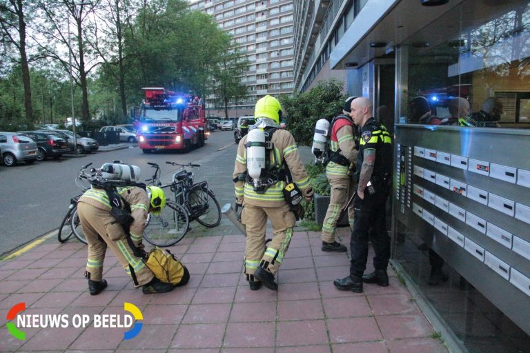 Plastic tafel in brand Reviusrondeel Capelle aan den IJssel
