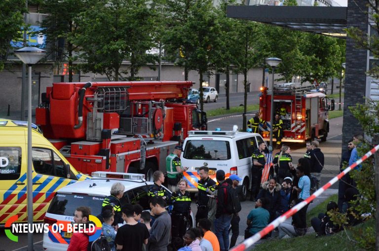Brand in een woning van een studentenflat Waldorpstraat Den Haag