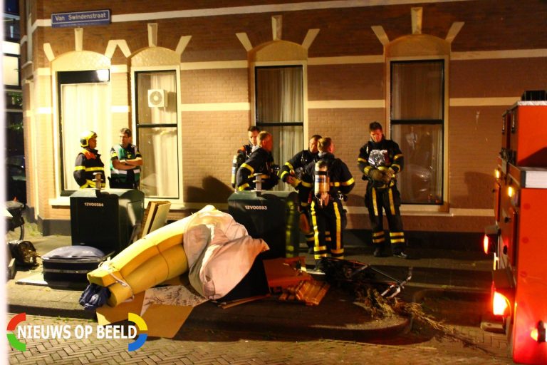 Bewoners angstig om flinke brandlucht Van Swindenstraat Den Haag