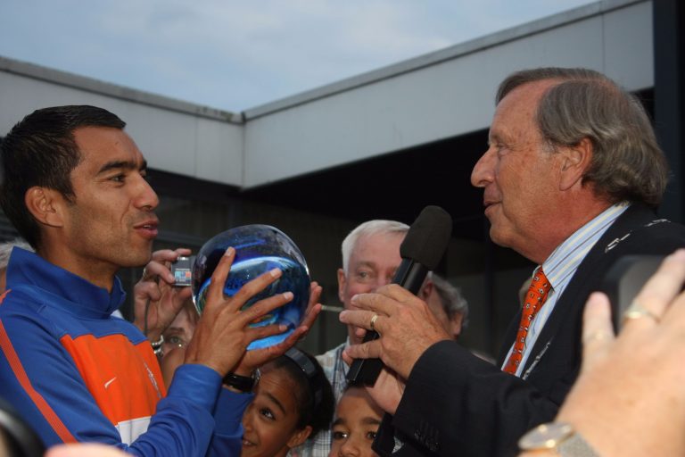 Feyenoord trainer Giovanni van Bronckhorst 22 mei gehuldigd in Krimpen aan den IJssel