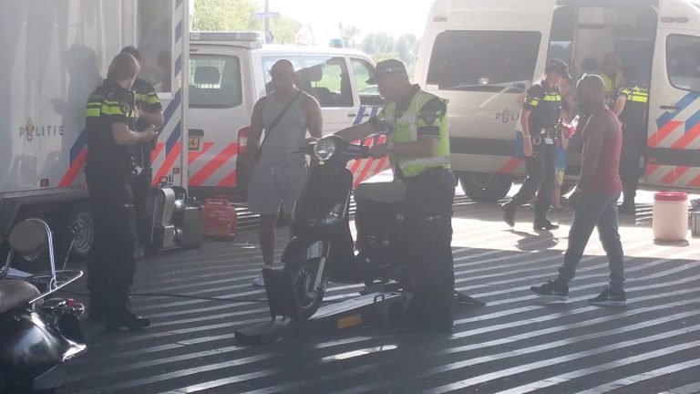 Aanpak scooter overlast strand Nesselande Rotterdam