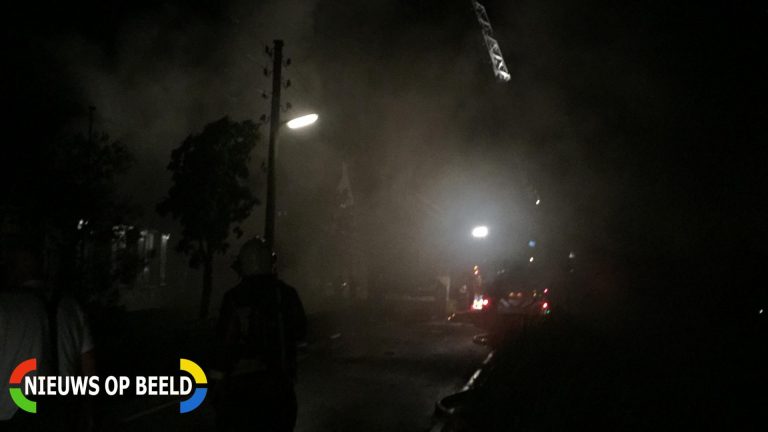 Uitslaande brand in woning met rietendak Benedenberg Bergambacht