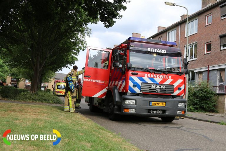 Veel rook bij brandende heg Rembrandtstraat Sittard