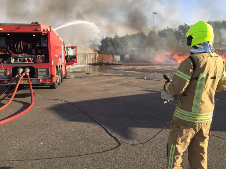 Brand bij afvalverwerker geblust Ophemertstraat Rotterdam