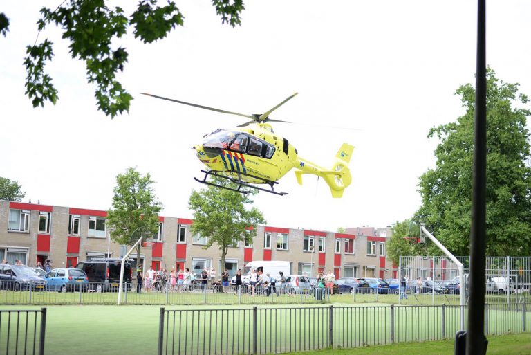 Traumahelikopter landt in woonwijk Vorstmanstraat Gouda