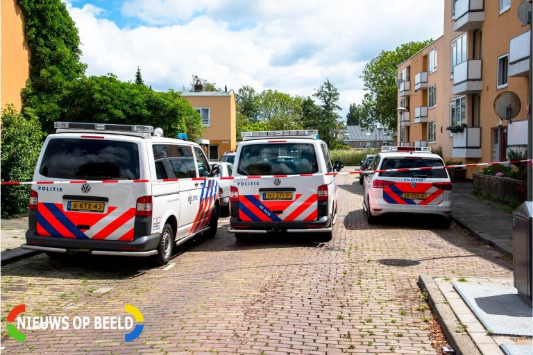 Arrestatieteam houdt vuurwapengevaarlijke verdachte aan in woning Goudsbloemstraat Vlaardingen