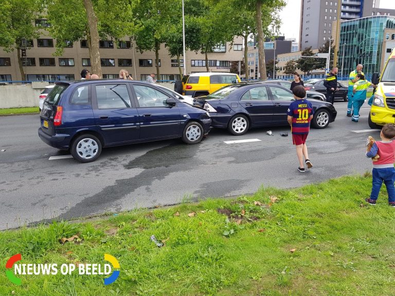 Gewonden bij aanrijding tussen vier voertuigen Europaweg Zoetermeer