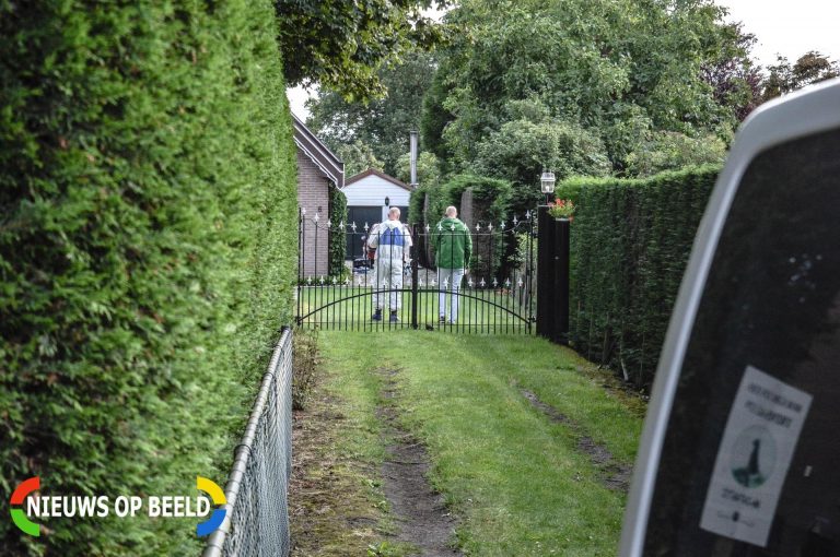 Forensisch onderzoek na vondst zwaargewonde vrouw in tuin Berkenrijsweg Rockanje
