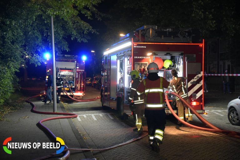 Grote uitslaande brand in leegstaand pand Traviataweg Hoogvliet Rotterdam