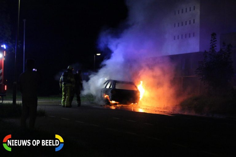 Auto in brand gestoken Poststraat Sittard