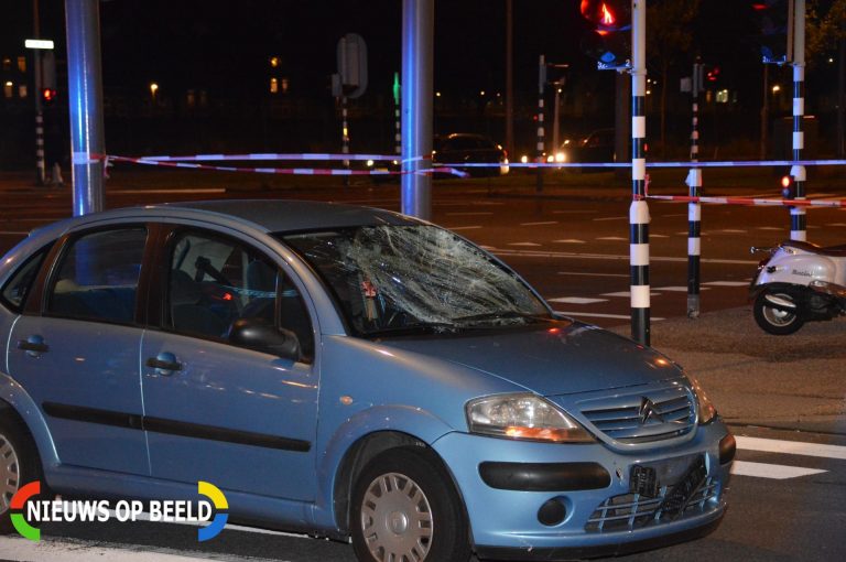 Fietser zwaargewond na aanrijding met een auto 2e Rosestraat Rotterdam