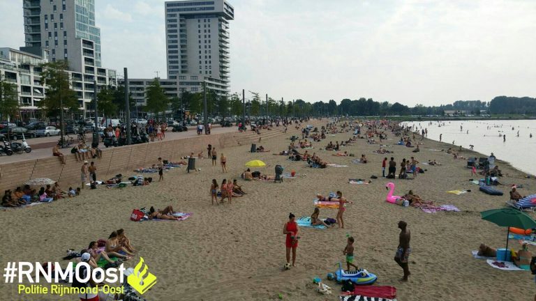 Politie grijpt snel in bij overlast strand Rotterdam-Nesselande