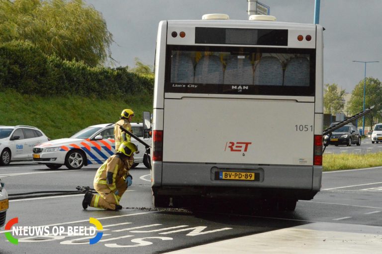 Gewonden na ongeval tussen stadsbus en vrachtwagen Oostweg Zoetermeer
