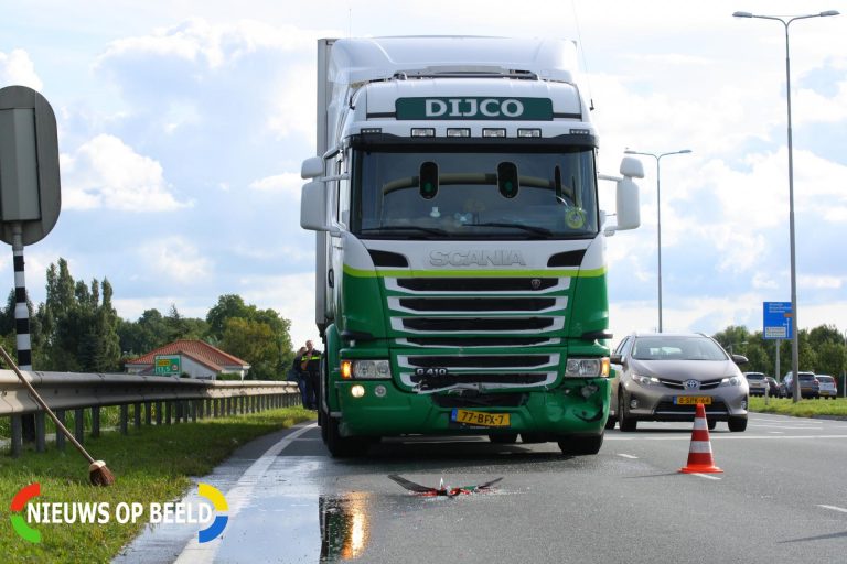 Vrachtwagen botst op personenauto N209 Bleiswijk