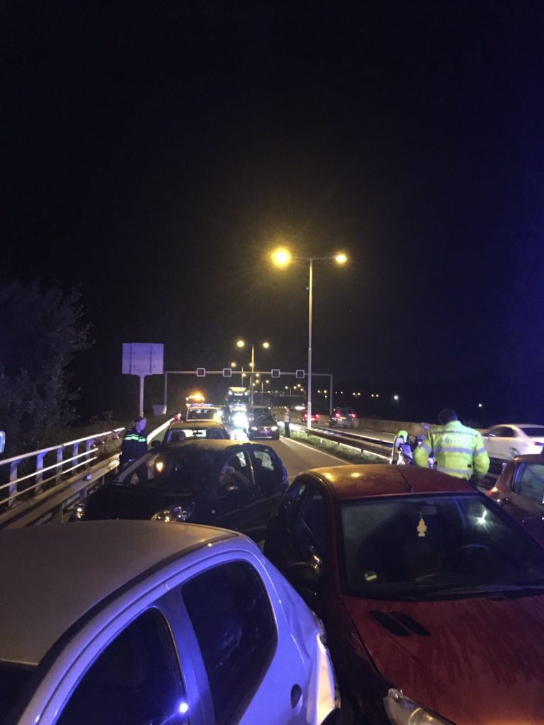 Hartelbrug dicht na ongeval Spijkenisse