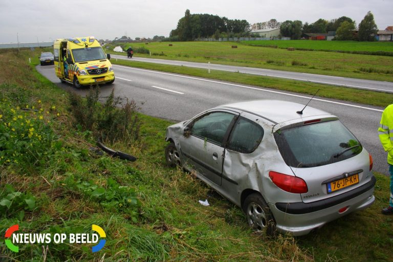 Auto raakt flink beschadigd door een eenzijdig ongeval N470 Berkel en Rodenrijs