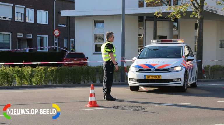 Gewonden bij aanrijding tussen politieauto en personenauto Vouerweg Sittard