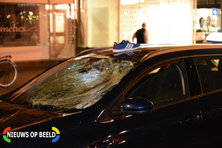 Voetgangers zwaargewond na ongeval met taxi Schiedamsedijk Rotterdam (video)