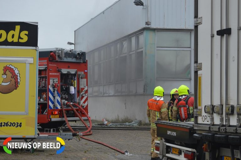 Grote brand in bedrijfspand Vlaardingweg Rotterdam