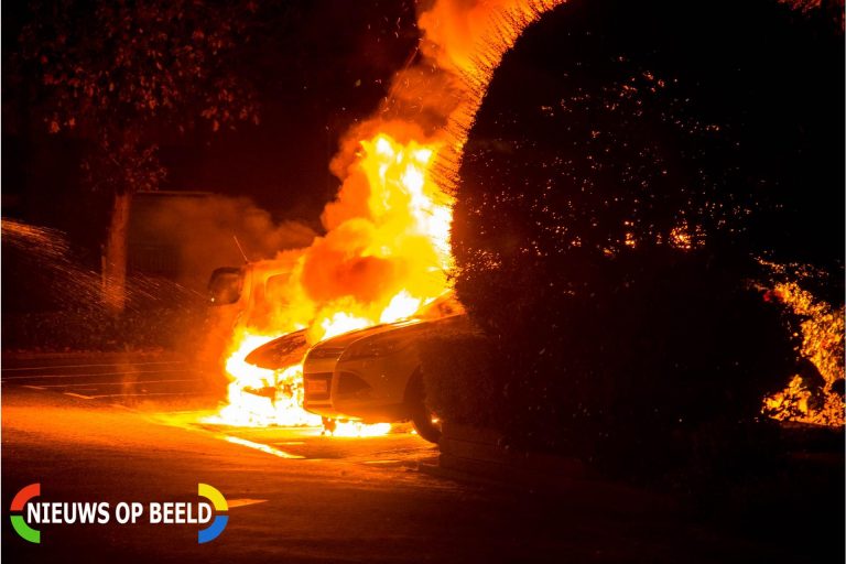 Autobrand slaat over naar woning en twee auto’s Ekster Hoogvliet