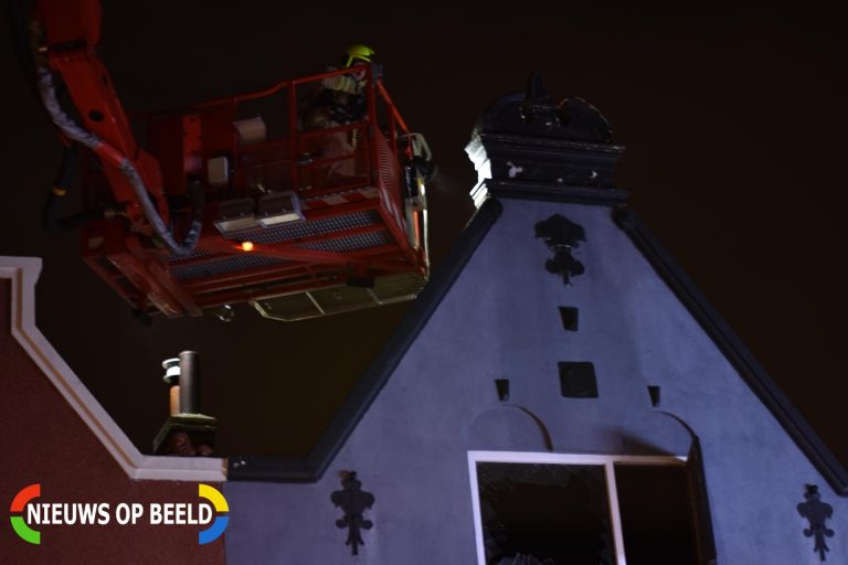 Felle brand in slaapkamer Arnold Hoogvlietstraat Vlaardingen