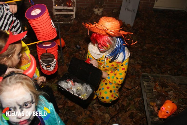 Griezelen met Halloween in de Schilderswijk Rembrandtlaan Krimpen aan den IJssel