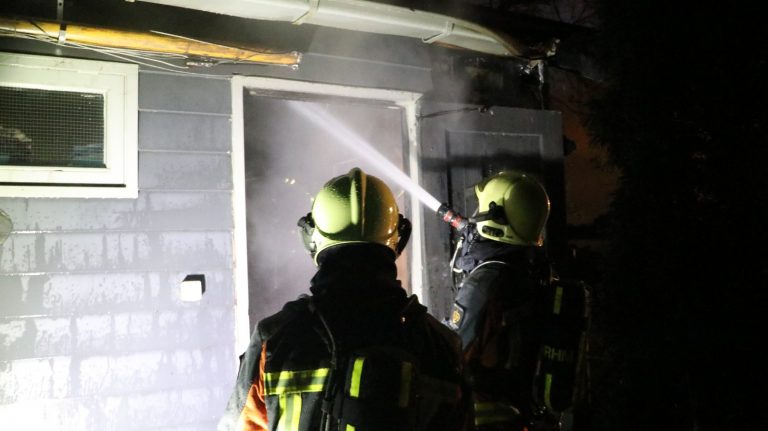 Felle brand verwoest meterkast vakantiewoning Oudeweg Reeuwijk