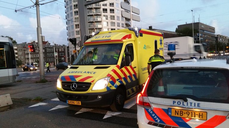 Bevallende vrouw op tijd uit file Erasmusbrug gehaald