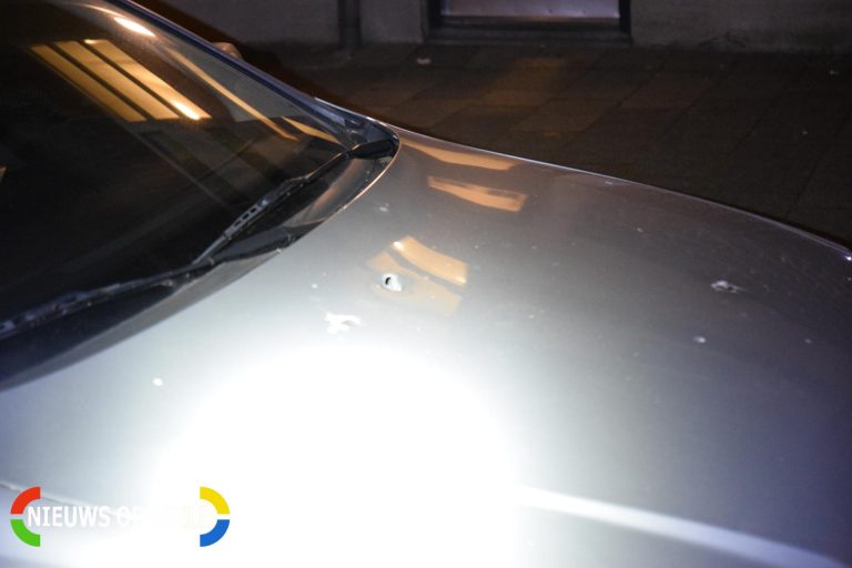 Auto’s geraakt bij schietpartij Gijsingstraat Rotterdam