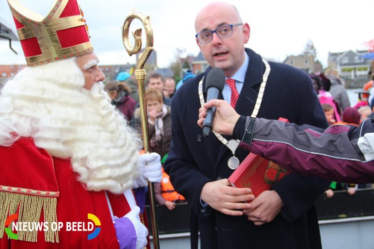 Intocht Sinterklaas Korenmolen Krimpen aan den IJssel (Video)