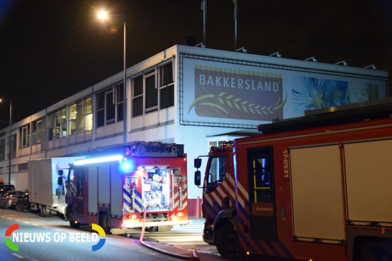 Bakkersland getroffen door brand Industrieweg Rotterdam (video)