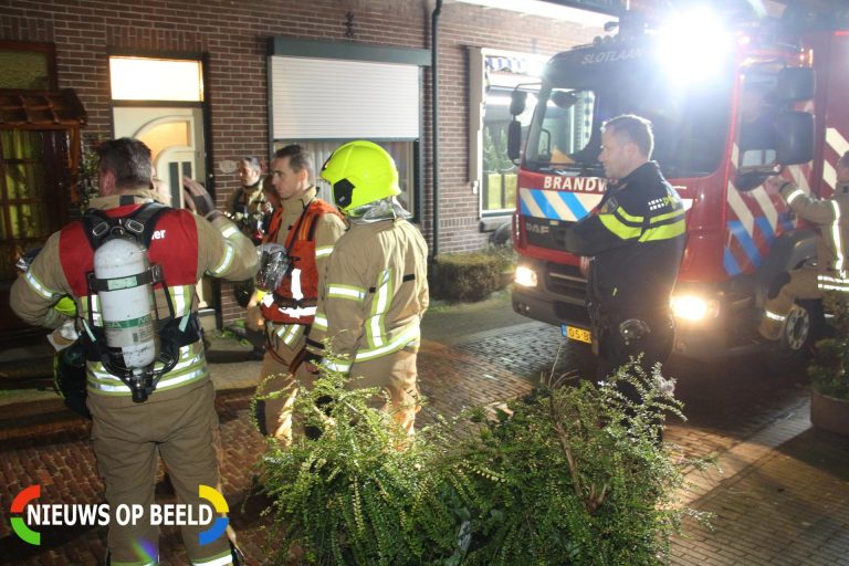 Veel rook in woning door open haard Frederik Hendrikstraat Capelle aan den IJssel