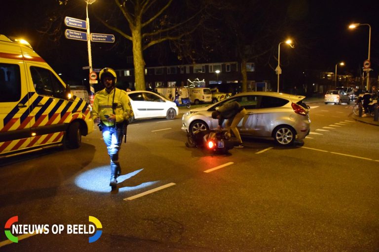 Scooterrijder gewond na botsing met auto Koningin Wilhelminaweg Gouda