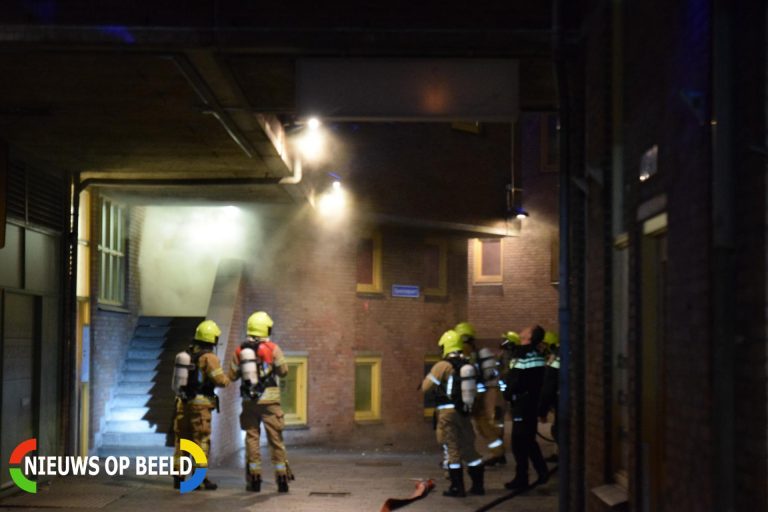 Bankstellen in brand in berging onder woningen Spaansepoort Rotterdam