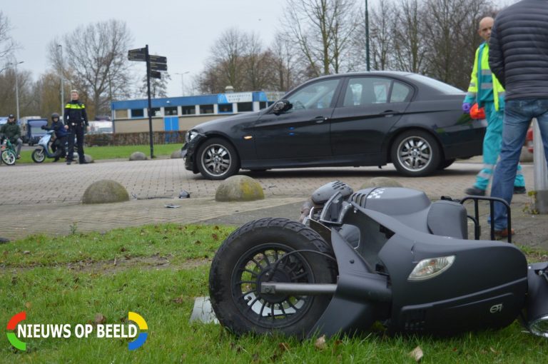 Scooterrijder gewond na aanrijding met auto Brielsestraatweg Hellevoetsluis