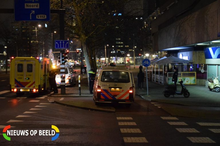Voetganger gewond naar ziekenhuis na aanrijding met scooter Pompenburg Rotterdam