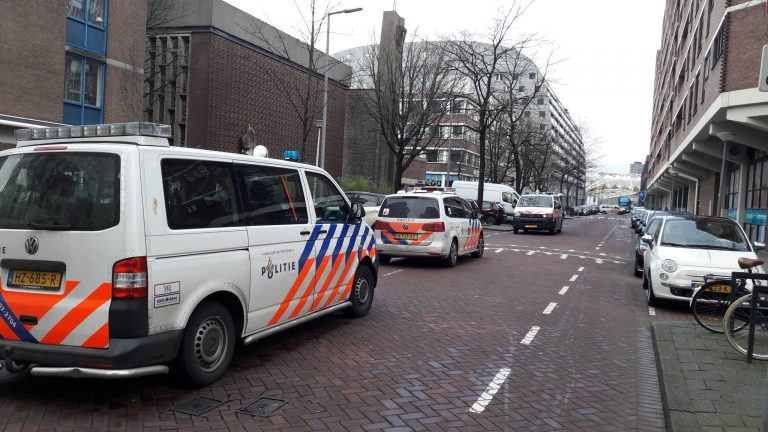 Politie jaagt met helikopter op daklopers Nieuwstraat Rotterdam